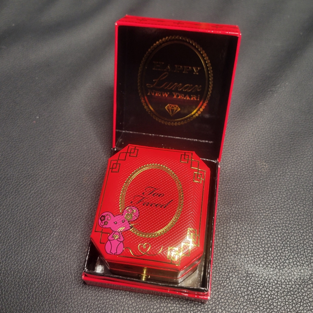 Too Faced Diamond Light - Picture 3 of 9